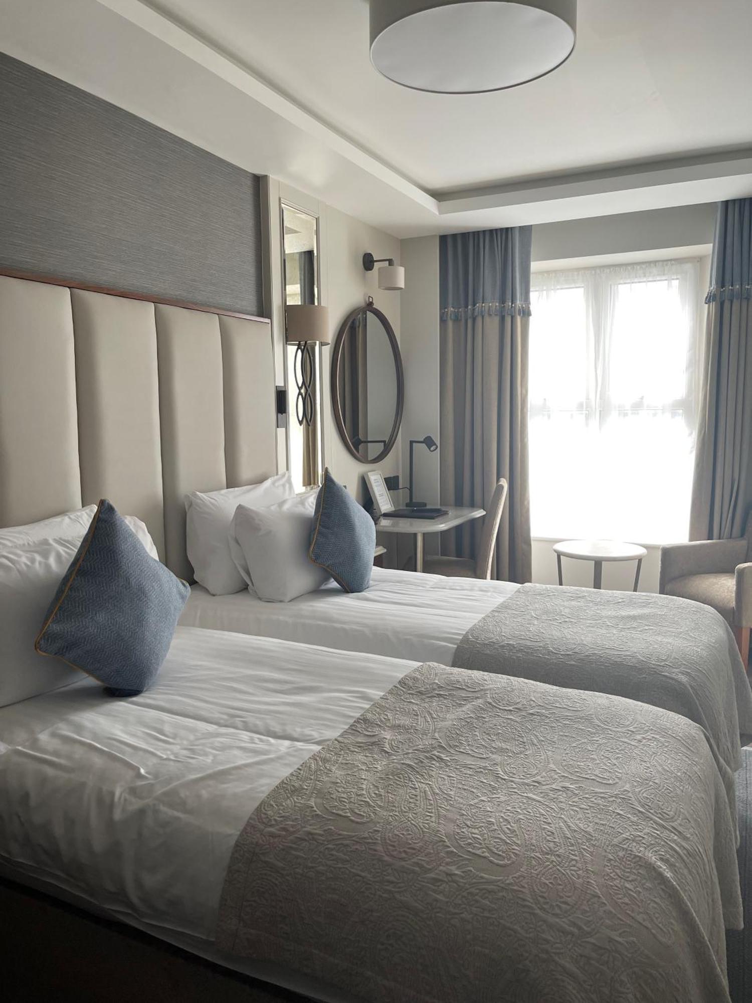 Grand Hotel ทราลี ภายนอก รูปภาพ