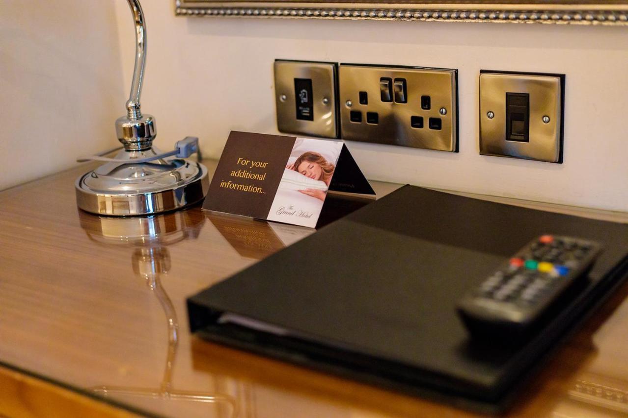 Grand Hotel ทราลี ภายนอก รูปภาพ